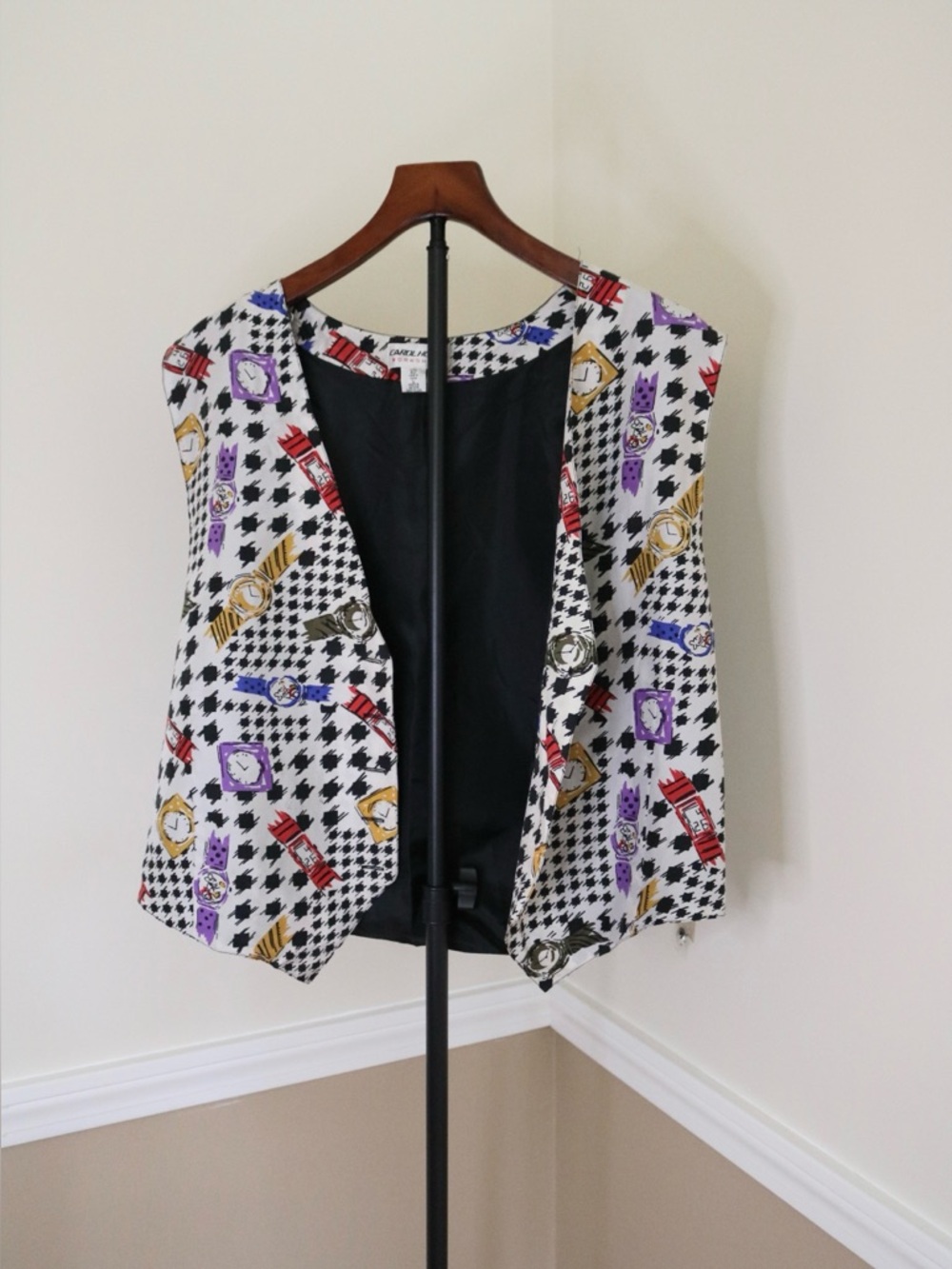 Sleeveless Patterned Vest in White Multi with Watch Motif Vintage 100% Silk